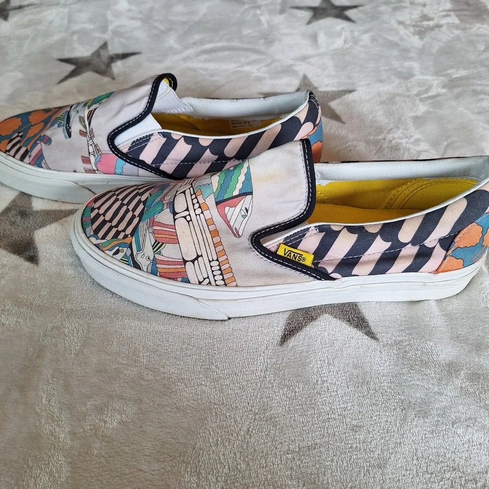 VANS Beatles Yellow Submarine Slip On Limited Edition Shoes Men's 7.5 Women's 9